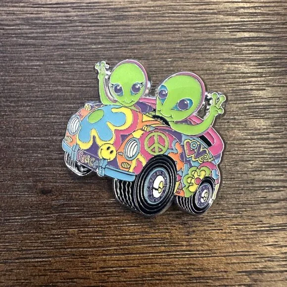 LISA FRANK x LOUNGEFLY Zoomer & Zorbit Aliens Car Enamel Pin Peace Love Space - Picture 2 of 4
